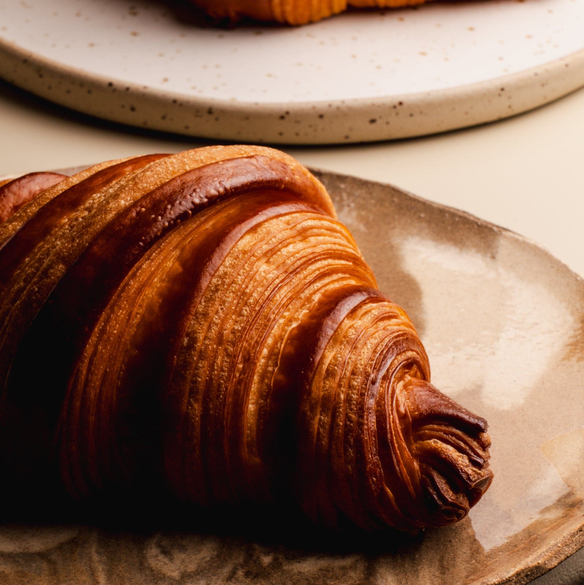 Feuilletage doré d’un croissant de notre collection